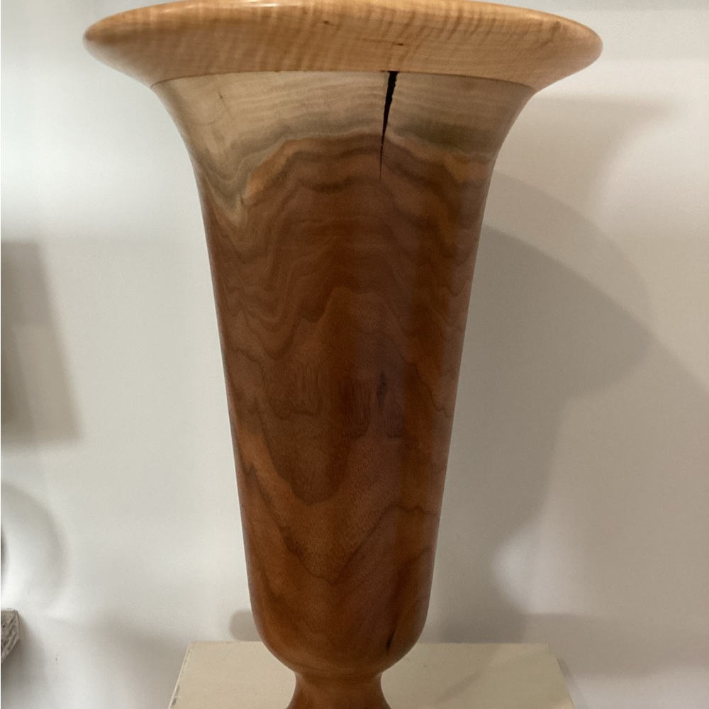 Elegant  Walnut with Maple Vase - Picture 4 of 6